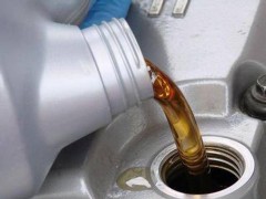 汽车机油多久换一次最好？怎么判断汽车机油该换了？