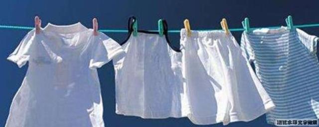 洗衣服时衣服粘上卫生纸怎么办