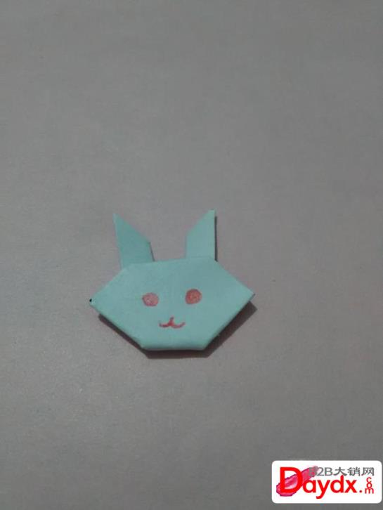 简单折纸之可爱的小兔子