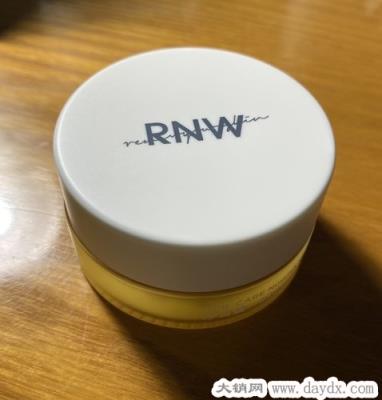 RNW唇膜怎么样好用吗成分，柔润修护奶霜唇膜使用体验