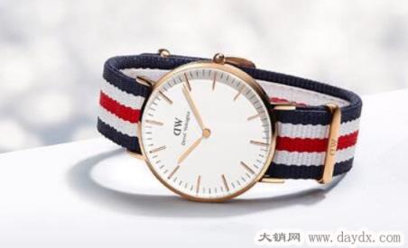 DW是什么牌子的手表多少钱，瑞士轻奢品牌(价格约在1600元左右)