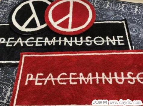 peaceminusone是什么牌子，权志龙创立的韩国潮牌(铁夹子小雏菊非常著名)