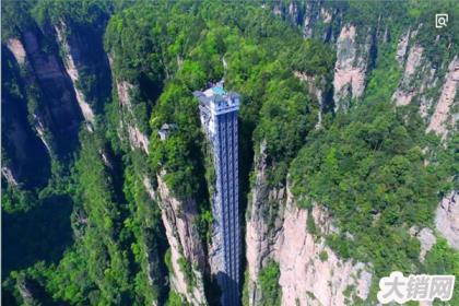 世界上最高的观光电梯 百龙电梯（耗费1.8亿堪称惊世之作）