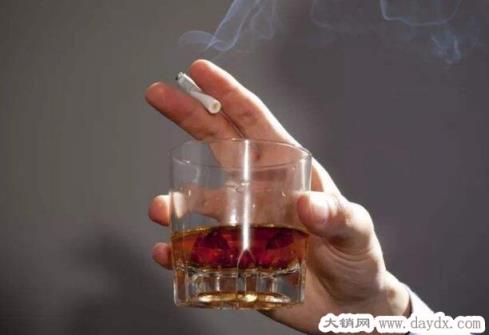 为什么酒后抽烟特别舒服