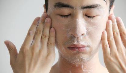 男人油性皮肤护肤有要诀，男人油性皮肤怎么改善