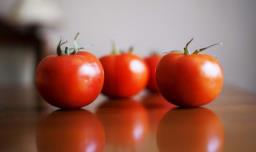 挑选西红柿怎么挑选好吃 怎样选好西红柿