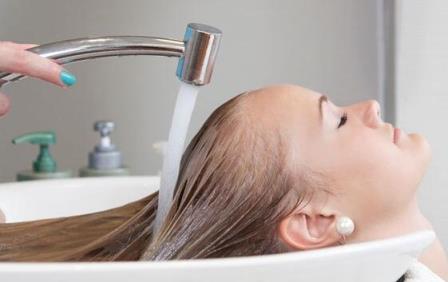 淘米水洗头发的正确方法