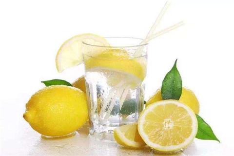 柠檬水什么时候喝可以美白