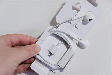 苹果8耳机怎么绕回纸盒