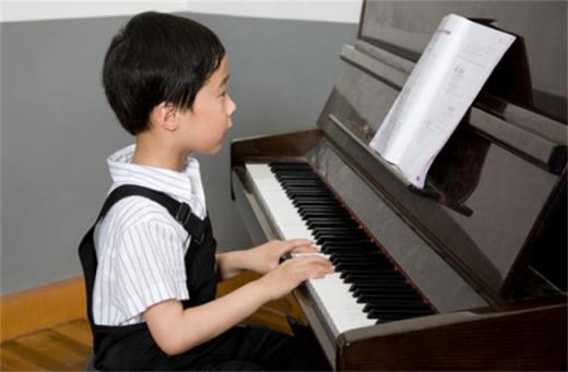 孩子几岁学钢琴最合适